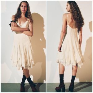 FINAL SALE ZARA NWT RUFFLED LACE MIDI DRESS ZW COLLECTION in Cream Size M Boho